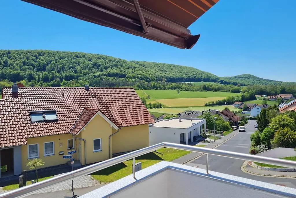 アパート Fraenkische Rhoen Wohnung Mit Bergblick ツ バート・キッシンゲン ドイツ